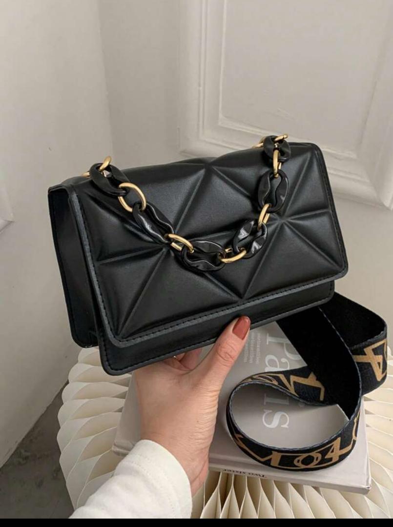 cartera de hombro negra