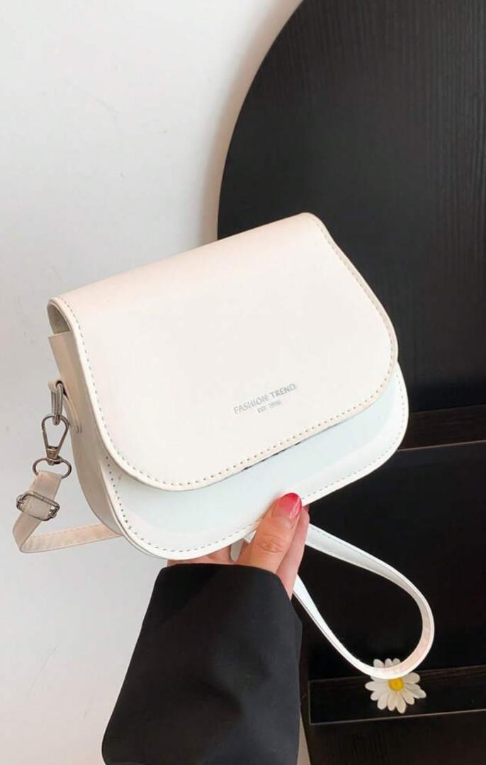 cartera blanca de hombro